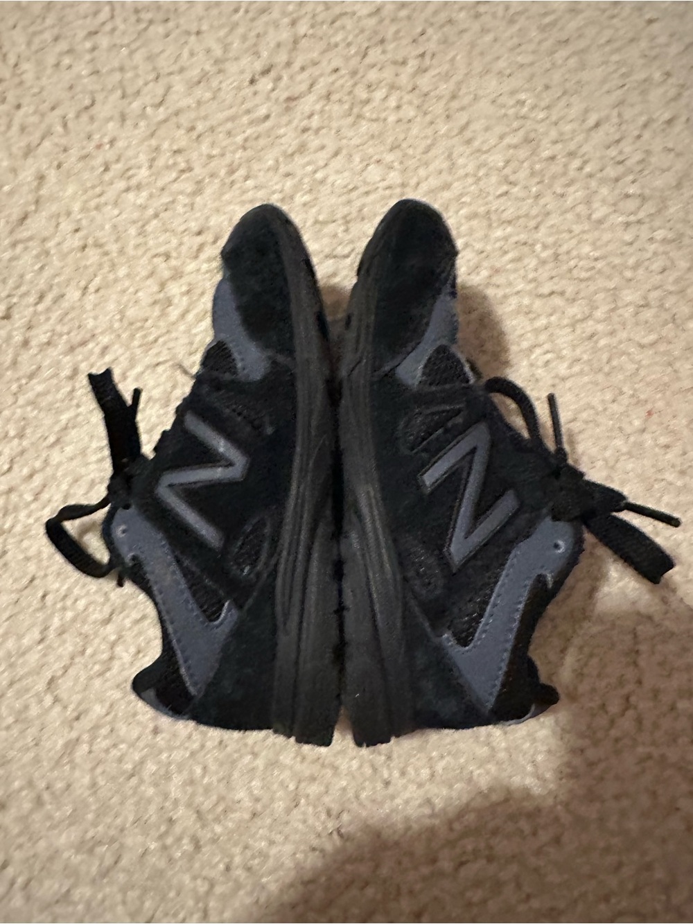 New Balance Kids Black and Dark Gray Sneakers - Picture 7 of 8